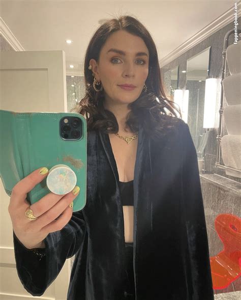 Aisling Bea Nude Photos & Videos